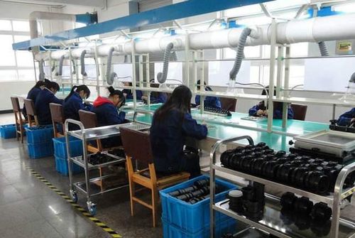 實拍電子廠的工作餐,有肉有菜還有湯,米飯不限量,才6塊錢一份